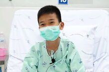 Jovens que estiveram presos em gruta na Tailândia estão hospitalizados