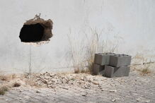 Assaltam CTT com picareta