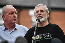 Bobby Storey e Gerry Adams