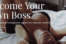 Jovem recebe 1100 euros por dia para tirar a roupa na Internet