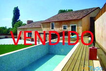 Bárbara Guimarães no momento da escritura da nova casa