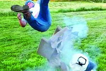 Explosão de airbag em sofá