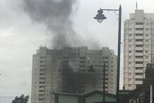 Incêndio em Londres deflagra em edifício residencial de 25 andares