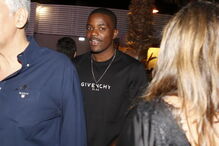 William Carvalho em discoteca de Albufeira 