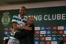 Bas Dost na apresentação