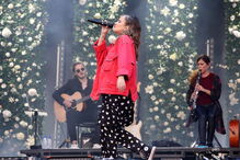 Carolina Deslandes no festival Marés Vivas