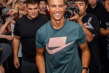 Ronaldo tem atraído milhares de fãs em digressão pela China