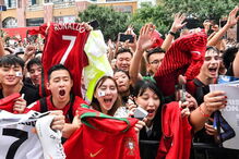 Ronaldo tem atraído milhares de fãs em digressão pela China