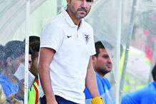 Treinador Carlos Pinto levou o Santa Clara à I Liga