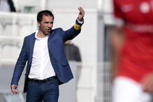 Treinador Carlos Pinto levou o Santa Clara à I Liga