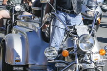 Motards desfilam no último dia da concentração de Faro