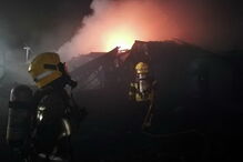 Fogo destrói casas e carros em Loures