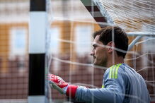 Karius volta a falhar e Casillas tenta apaziguar a polémica