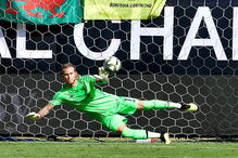 Karius volta a falhar e Casillas tenta apaziguar a polémica