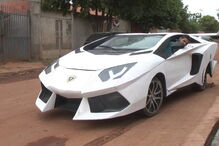Brasileiro transformou Fiat Uno em Lamborghini Aventador