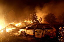 Fogos no norte da Califórnia matam duas pessoas e destroem dezenas de casas