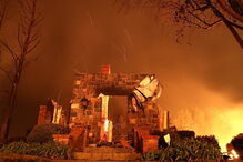 Fogos no norte da Califórnia matam duas pessoas e destroem dezenas de casas