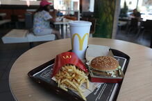 McDonald's é a maior cadeia mundial de restaurantes de fast food presente em 119 países através de 37 mil pontos de venda