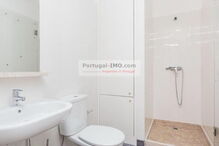 O prédio de Ricardo Robles em Alfama