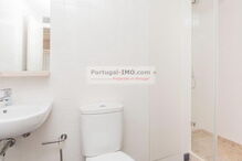 O prédio de Ricardo Robles em Alfama