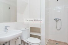 O prédio de Ricardo Robles em Alfama