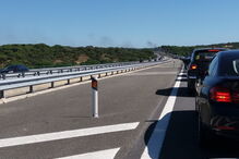 Carro em chamas na A2 faz parar o trânsito	