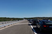 Carro em chamas na A2 faz parar o trânsito	