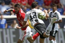 Juventus (sem Ronaldo) vence Benfica nos penáltis