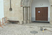 Pedra de teto de casa mortuária cai durante velório e fere quatro pessoas (3)