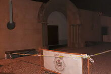 Pedra de teto de casa mortuária cai durante velório e fere quatro pessoas