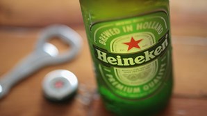 Heineken acaba com "raparigas da cerveja" em Moçambique por causa de ataques sexuais