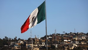 Pelo menos 14 mortos e 31 feridos em acidente de autocarro no México 