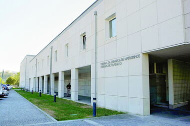 Tribunal de Matosinhos condenou o professor a pagar indemnização de 3500 euros às vítimas 