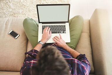 Arguido seduzia mulheres através da rede social Facebook e tem um longo historial de burlas 