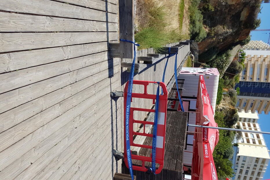 Acesso às escadas barrado