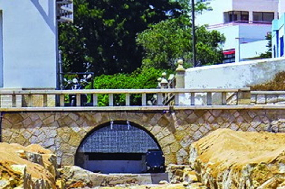 Sistema de águas pluviais emitiu água suja e malcheirosa