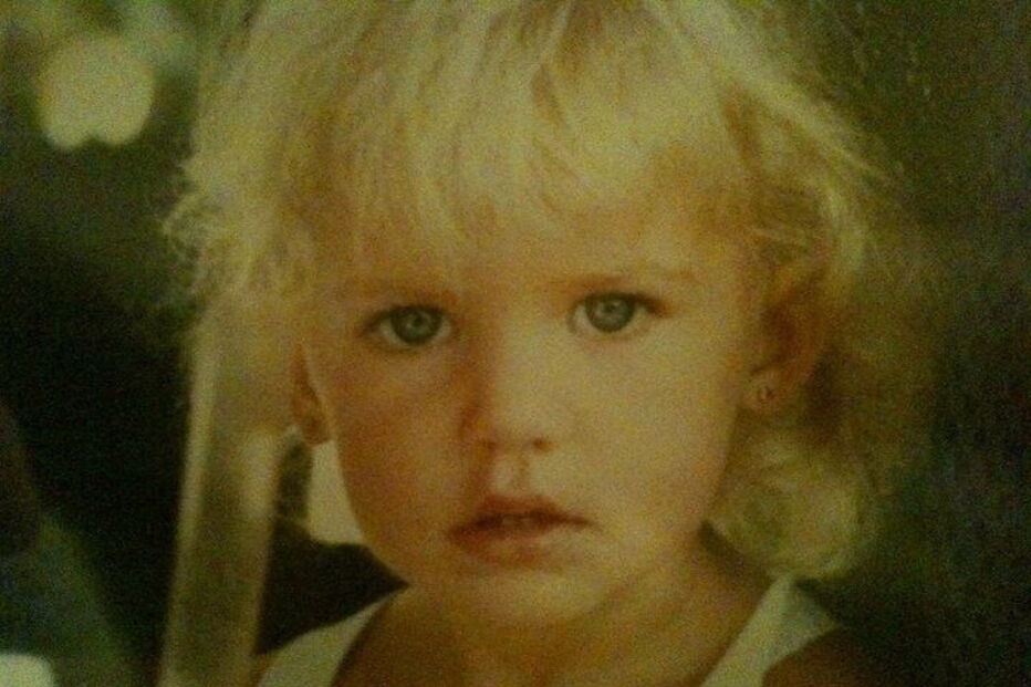 Mulher abusada sexualmente pela mãe torna-se viciada em sexo