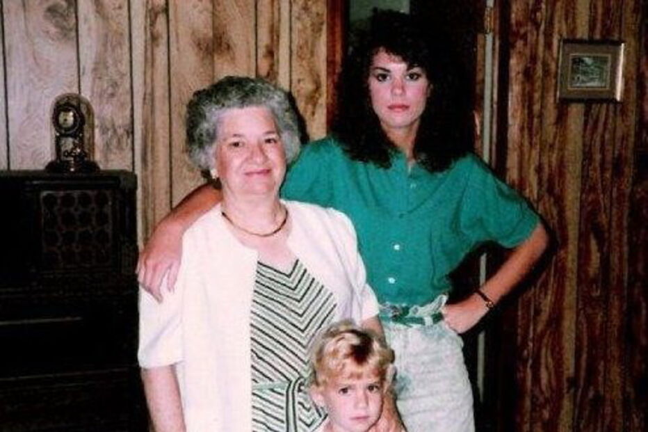 Mulher abusada sexualmente pela mãe torna-se viciada em sexo