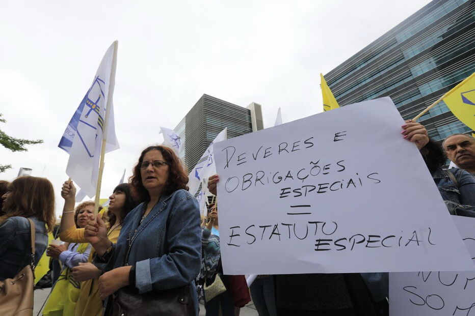 Funcionários judiciais protestam no segundo dia de greve