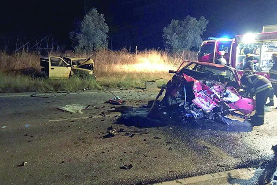 Viaturas  ficaram destruídas na colisão