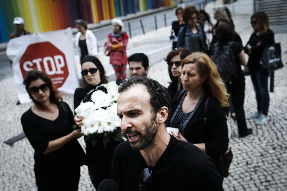 André Pestana, do STOP, no protesto junto ao Ministério da Educação