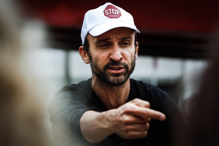 André Pestana, do STOP, no protesto junto ao Ministério da Educação