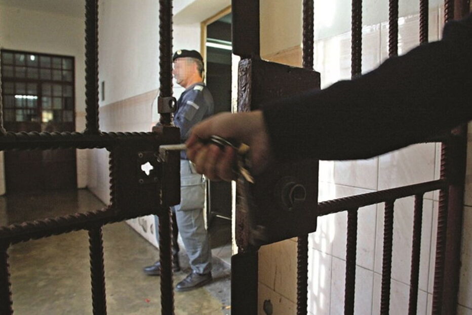 Penas suspensas para 32 arguidos por venda clandestina de explosivos