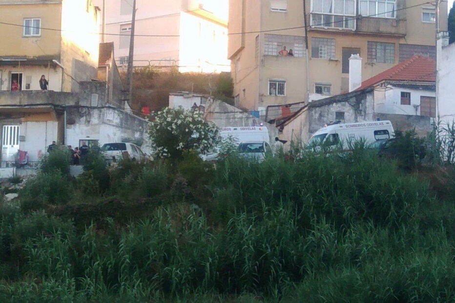 Adolescentes atingidas a tiro por homem em Odivelas