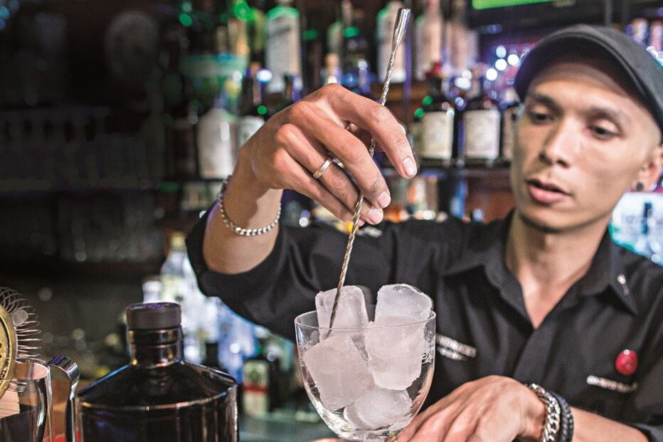 Cockpit Bar