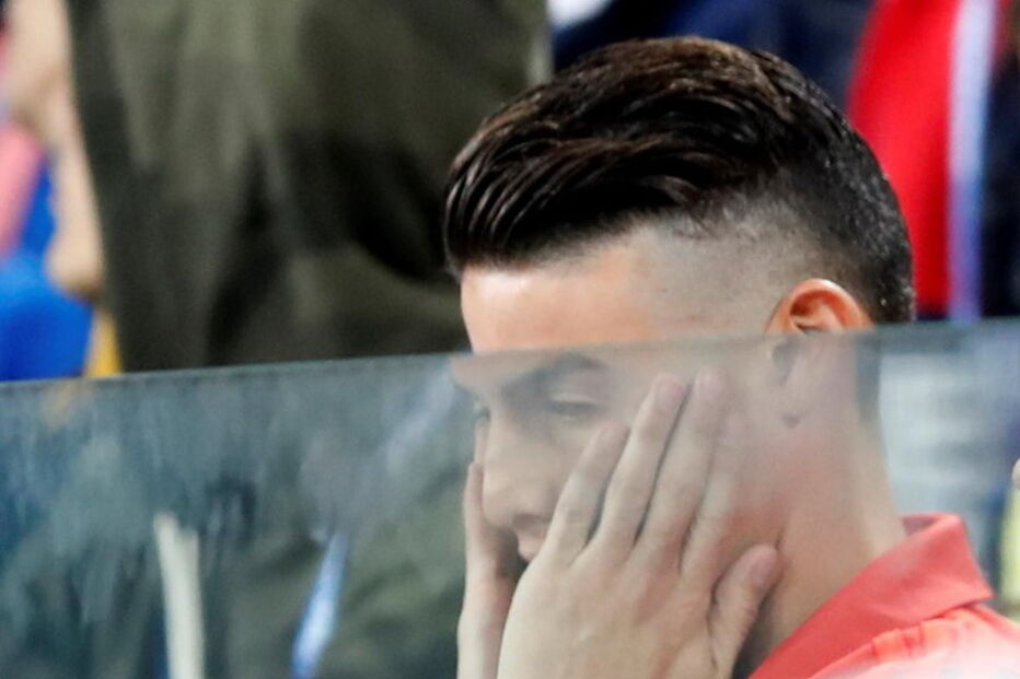 James Rodríguez assistiu da bancada ao jogo Inglaterra-Colômbia