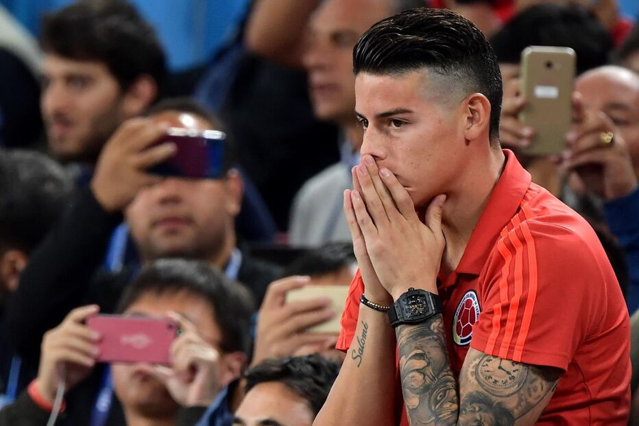 James Rodríguez assistiu da bancada ao jogo Inglaterra-Colômbia