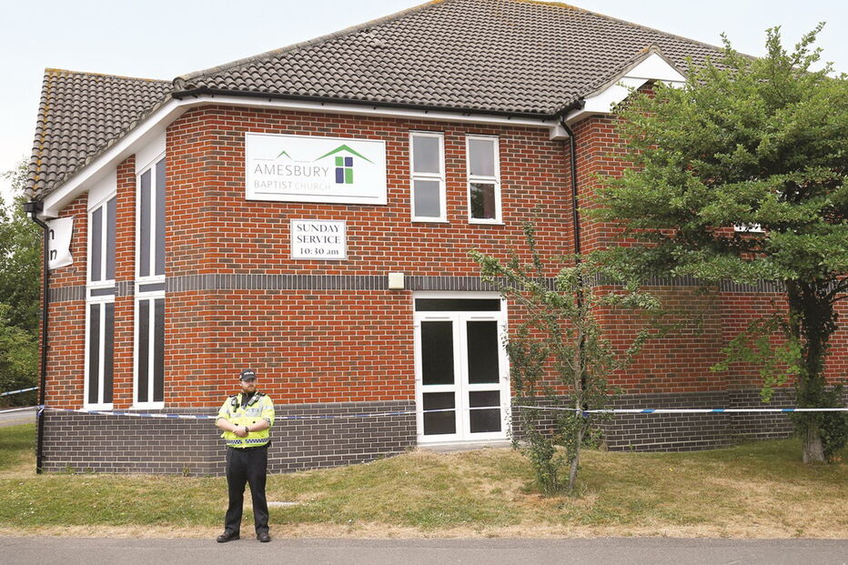 Casal encontrado inconsciente no Reino Unido