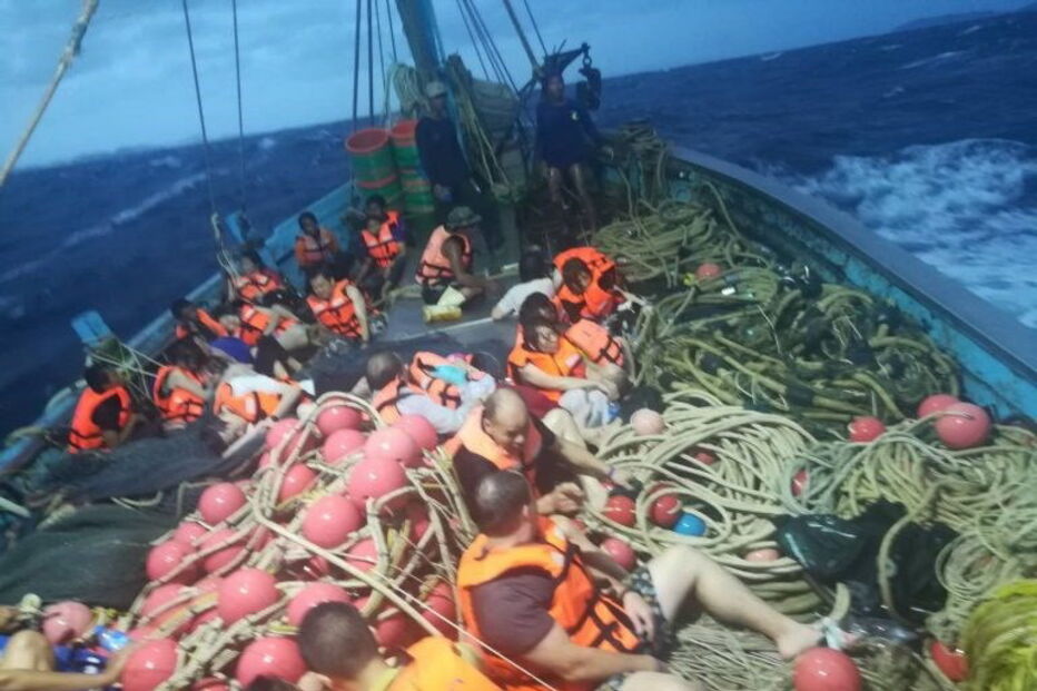 Sete turistas desaparecidos em naufrágio na Tailândia 