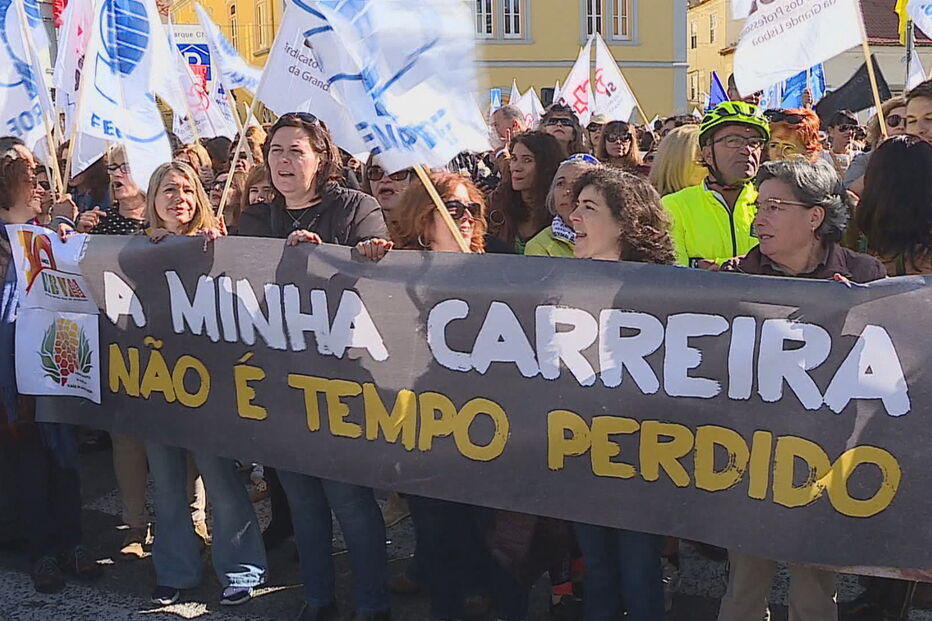 professores, serviço congelado, sindicato